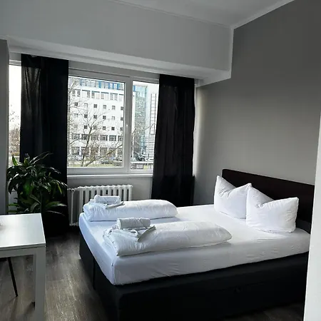 Ootel.Com